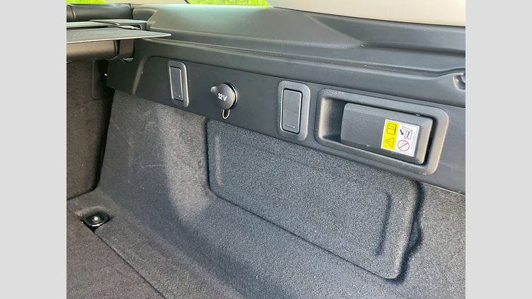2024 認定中古車 Land Rover Range Rover Velar シャラントグレイ D200マイルドハイブリッド（ディーゼル） スタンダードホイールベース Dynamic SE