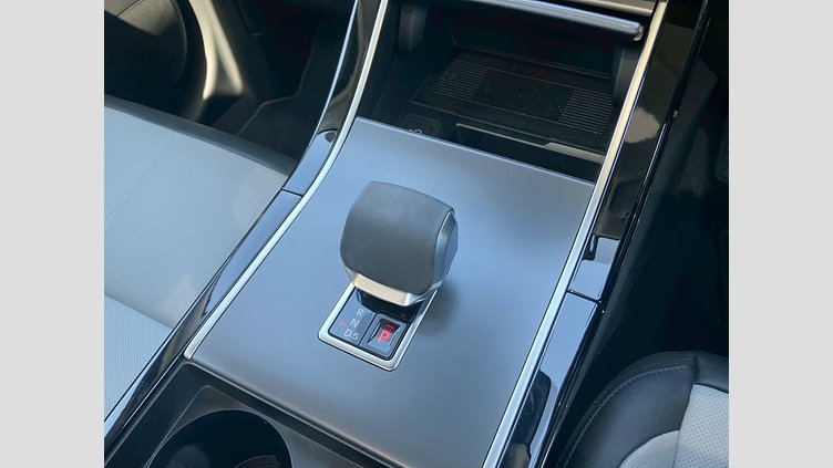2024 認定中古車 Land Rover Range Rover Velar シャラントグレイ D200マイルドハイブリッド（ディーゼル） スタンダードホイールベース Dynamic SE