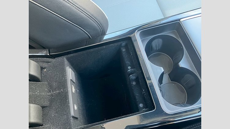 2024 認定中古車 Land Rover Range Rover Velar シャラントグレイ D200マイルドハイブリッド（ディーゼル） スタンダードホイールベース Dynamic SE