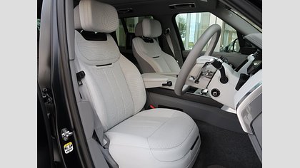 Range Rover 24