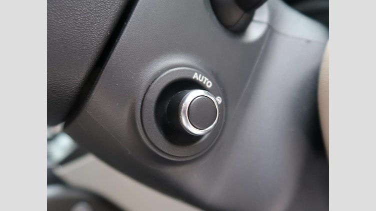2021 認定中古車 Land Rover Defender 110 シリコンシルバー D300 AWD（AT） X-DYNAMIC SE