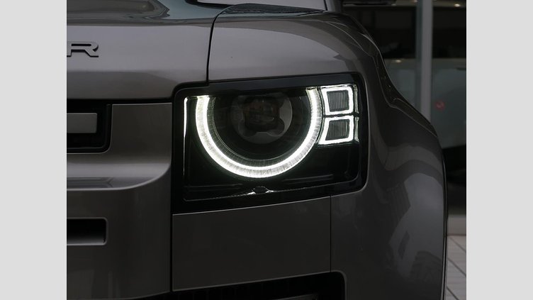 2021 認定中古車 Land Rover Defender 110 シリコンシルバー D300 AWD（AT） X-DYNAMIC SE