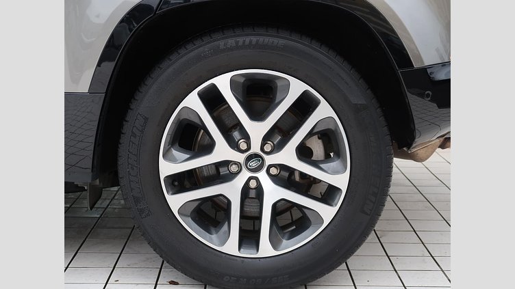 2021 認定中古車 Land Rover Defender 110 シリコンシルバー D300 AWD（AT） X-DYNAMIC SE