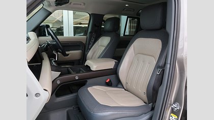 Defender 110 44