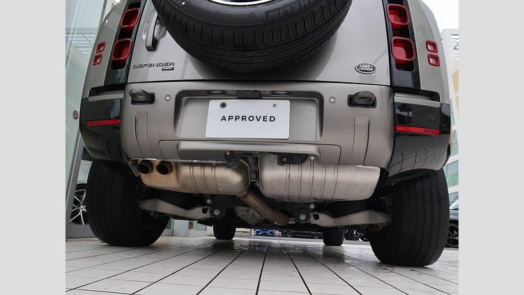 2021 認定中古車 Land Rover Defender 110 シリコンシルバー D300 AWD（AT） X-DYNAMIC SE