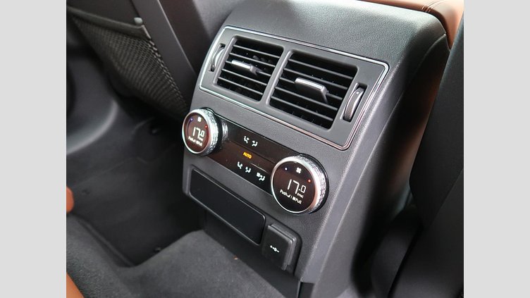 2023 認定中古車 Jaguar F-Pace Carpathian Grey 2.0 litre i4 PHEV​ Ｒ－ダイナミック ＨＳＥ Ｐ４００ｅ