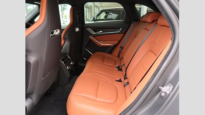 F-Pace 15