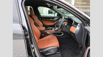 F-Pace 22