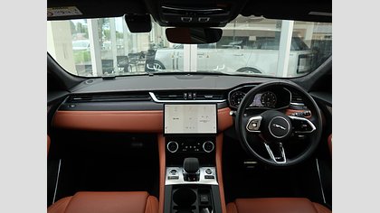 F-Pace 11