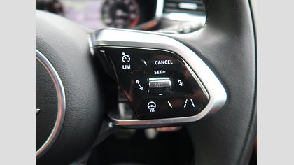 F-Pace 41