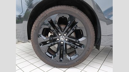 F-Pace 45