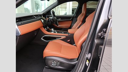 F-Pace 16