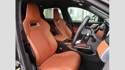 F-Pace 17