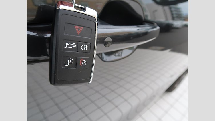 2023 認定中古車 Jaguar F-Pace Carpathian Grey 2.0 litre i4 PHEV​ Ｒ－ダイナミック ＨＳＥ Ｐ４００ｅ