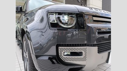Defender 110 9