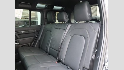 Defender 110 39