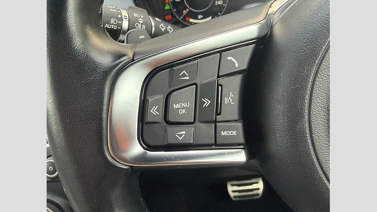 2018 認定中古車 Jaguar E-Pace Farallon Pearl Black 300PS R-Dynamic HSE