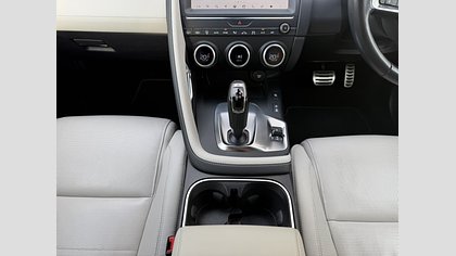 E-Pace 16