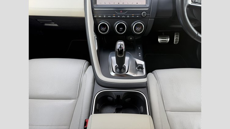 2018 認定中古車 Jaguar E-Pace Farallon Pearl Black 300PS R-Dynamic HSE