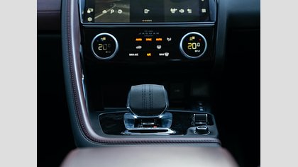 E-Pace 18