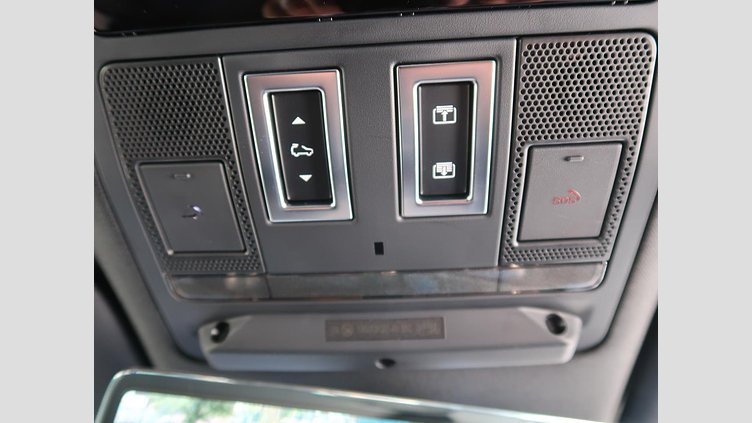 2024 認定中古車 Land Rover Defender 110 Fuji White 3.0 litre i6D​ ９０Ｘ Ｄ３００ エアサスペンション装着車