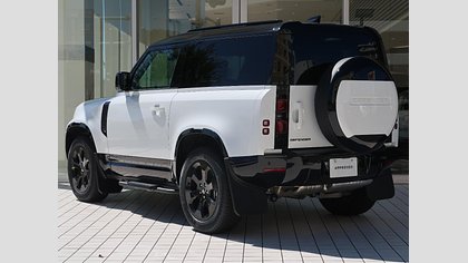Defender 110 8