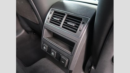F-Pace 46