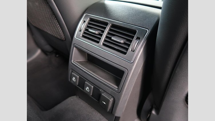 2023 認定中古車 Jaguar F-Pace サントリーニブラック P250 AWD（オートマチック） R-DYNAMIC SE
