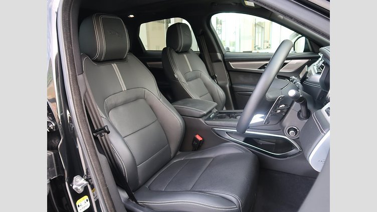 2023 認定中古車 Jaguar F-Pace サントリーニブラック P250 AWD（オートマチック） R-DYNAMIC SE