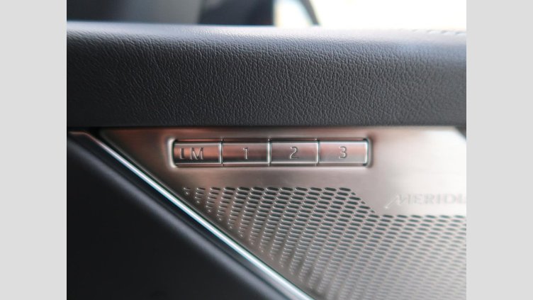 2023 認定中古車 Jaguar F-Pace サントリーニブラック P250 AWD（オートマチック） R-DYNAMIC SE
