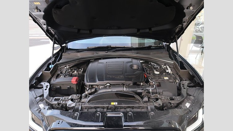 2023 認定中古車 Jaguar F-Pace サントリーニブラック P250 AWD（オートマチック） R-DYNAMIC SE