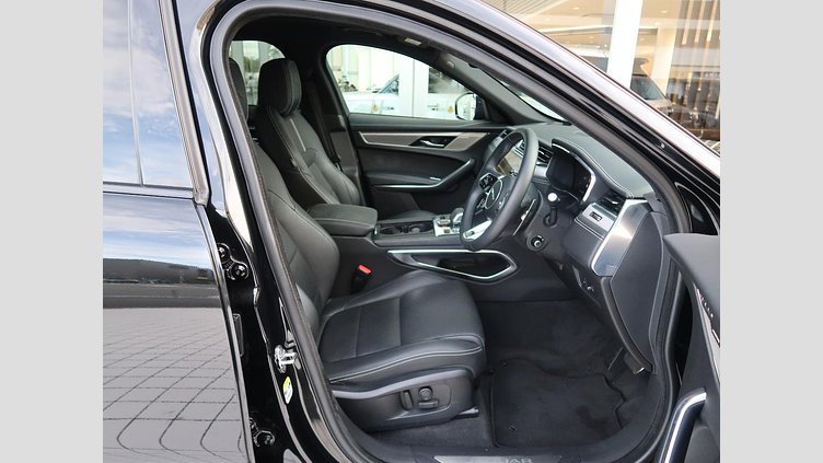 2023 認定中古車 Jaguar F-Pace サントリーニブラック P250 AWD（オートマチック） R-DYNAMIC SE