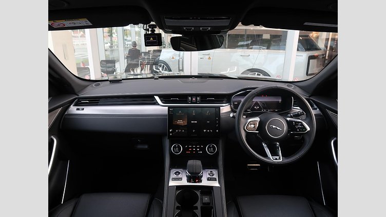 2023 認定中古車 Jaguar F-Pace サントリーニブラック P250 AWD（オートマチック） R-DYNAMIC SE