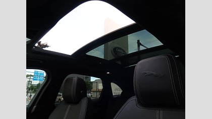 F-Pace 32
