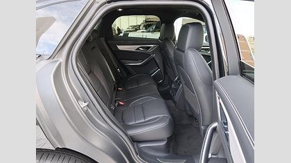 F-Pace 43