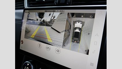 F-Pace 28