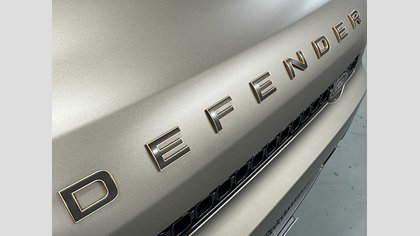 Defender 110 12