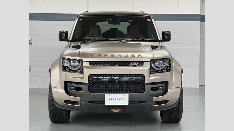 2025 認定中古車 Land Rover Defender 110 ペトラカッパー P635 ガソリンV8マイルドハイブリッド OCTA