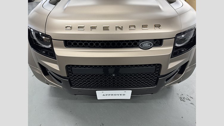 2025 認定中古車 Land Rover Defender 110 ペトラカッパー P635 ガソリンV8マイルドハイブリッド OCTA