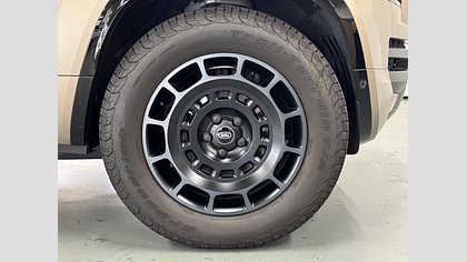 Defender 110 11