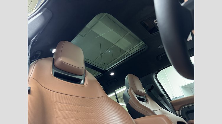 2025 認定中古車 Land Rover Defender 110 ペトラカッパー P635 ガソリンV8マイルドハイブリッド OCTA