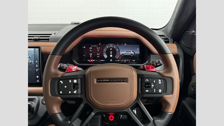 2025 認定中古車 Land Rover Defender 110 ペトラカッパー P635 ガソリンV8マイルドハイブリッド OCTA