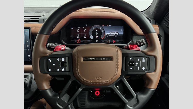 2025 認定中古車 Land Rover Defender 110 ペトラカッパー P635 ガソリンV8マイルドハイブリッド OCTA