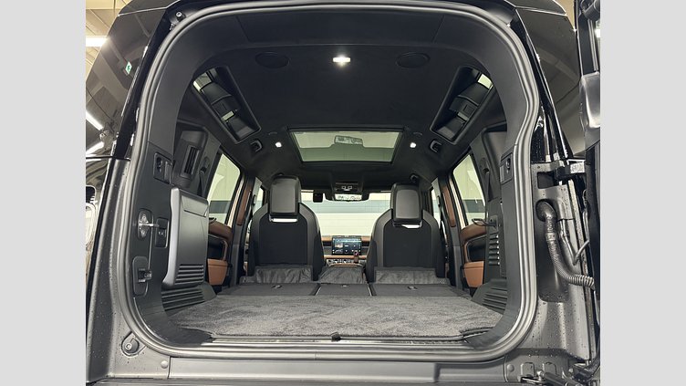 2025 認定中古車 Land Rover Defender 110 ペトラカッパー P635 ガソリンV8マイルドハイブリッド OCTA