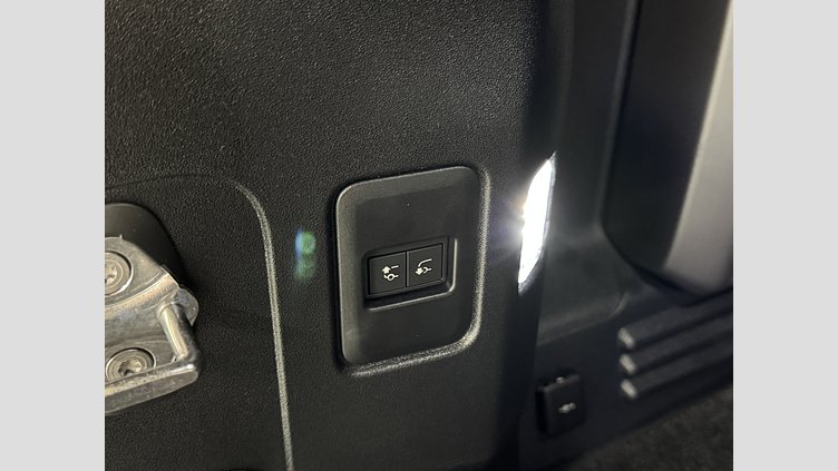 2025 認定中古車 Land Rover Defender 110 ペトラカッパー P635 ガソリンV8マイルドハイブリッド OCTA