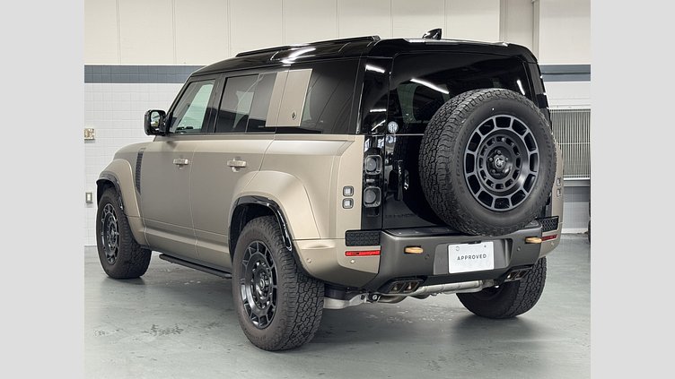 2025 認定中古車 Land Rover Defender 110 ペトラカッパー P635 ガソリンV8マイルドハイブリッド OCTA