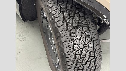 Defender 110 57