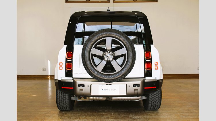 2025 認定中古車 Land Rover Defender 90 フジホワイト D350 ディーゼルマイルドハイブリッド X-Dynamic HSE