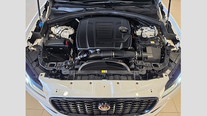 F-Pace 15