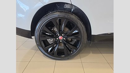 F-Pace 18